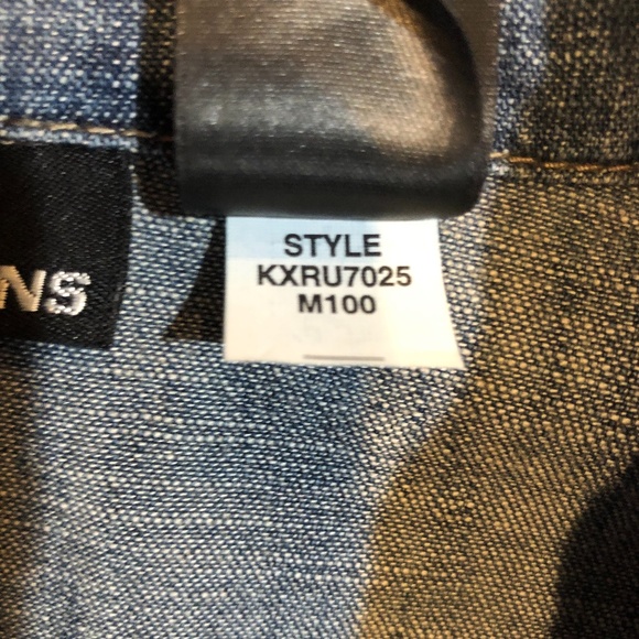 NEW Vintage DKNY Denim Crop Jacket Distressed Med - Picture 7 of 11